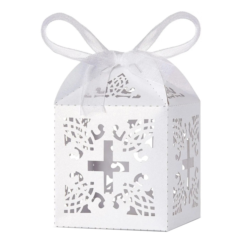 Boîte blanche découpée avec croix et fermeture en ruban blanc