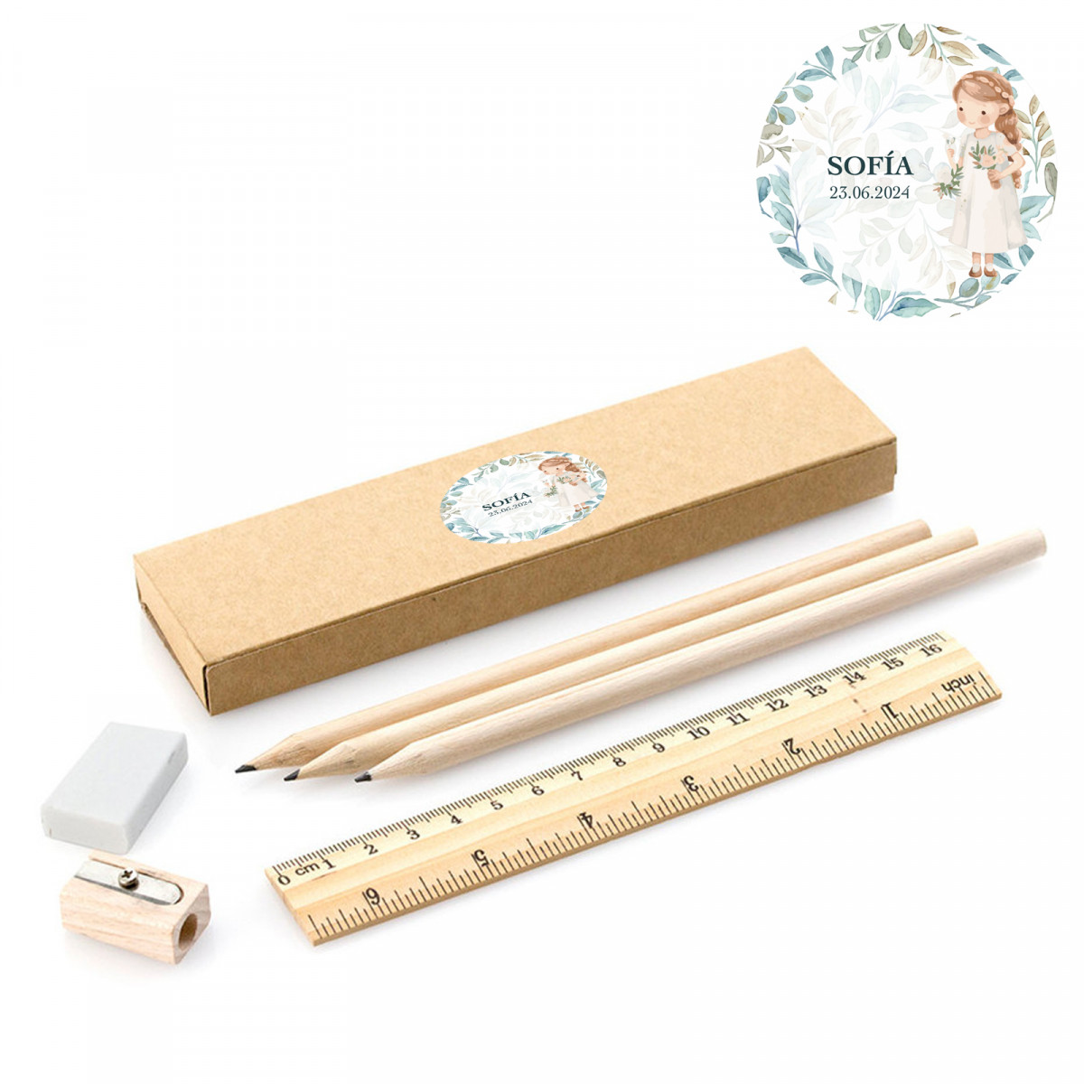 Crayons avec accessoires d'écriture dans une trousse en carton avec adhésif personnalisé pour la communion d'une fille