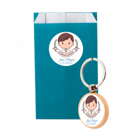 Porte-clés en bois avec autocollant communion fille dans un sac kraft rose personnalisé pour les souvenirs de première