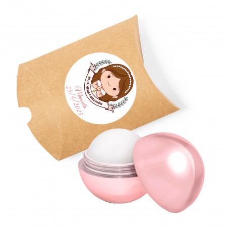 Brillant à lèvres rose dans une boîte en kraft avec un autocollant de première communion pour fille à offrir