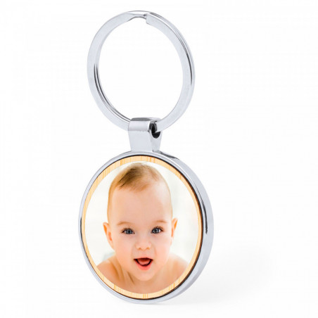Porte-clés en métal avec photo personnalisable dans une boîte décorative bleue pour des souvenirs de baptême