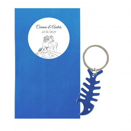 Porte-clé ouvre-bouteille en forme d’arête de poisson bleu avec enveloppe en kraft et autocollant de mariage personnalisé à