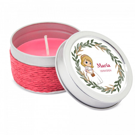Bougie parfumée dans une boîte décorée avec de la corde et un couvercle personnalisé pour la communion d'une fille