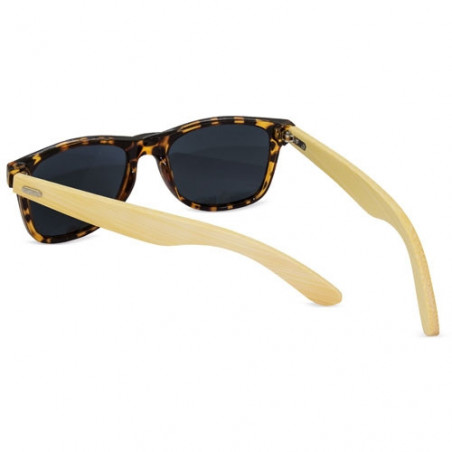 Lunettes de soleil en écaille et bambou dans une housse en tissu personnalisée et carte de remerciement pour les mariages