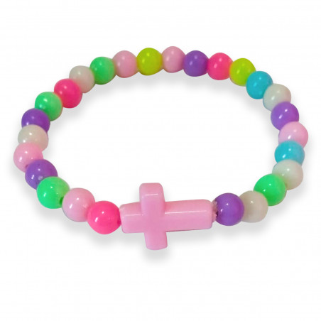 Bracelet de perles colorées avec croix dans une enveloppe rose avec autocollant enfant personnalisé