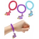Bracelet de licorne et souffleur de bulles dans un sac en organza violet avec étiquette de licorne pour les invités