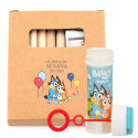 Étui personnalisable avec des feuilles et des crayons de couleur avec un flacon à bulles Bluey pour des détails événements