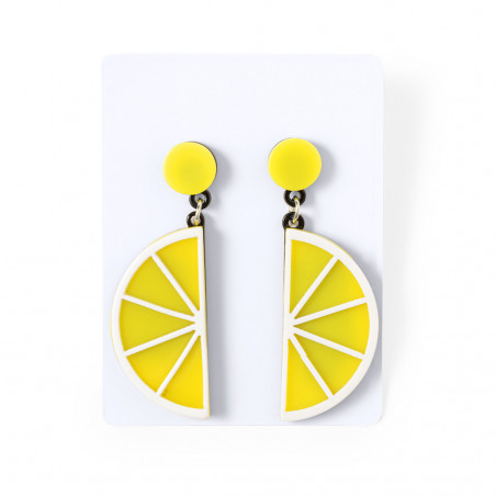 Boucles d'oreilles en forme de citron dans une enveloppe orange avec un message de remerciement pour un cadeau.