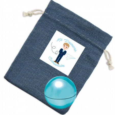 Baume à lèvres au parfum de vanille dans un sac bleu marine avec adhésif : détail pour les invitées de communion