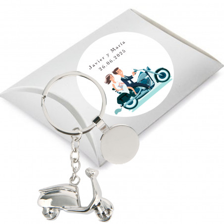 Porte-clés scooter et autocollant personnalisé pour les détails de mariage dans une boîte en carton couleur argent