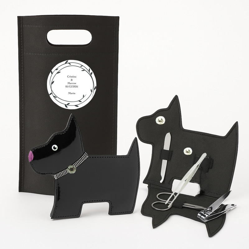 Accessoires de manucure dans une trousse en forme de chien pour événements