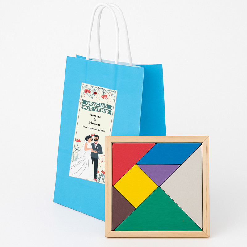Puzzle en bois dans un sac avec un autocollant personnalisé pour les détails de mariage