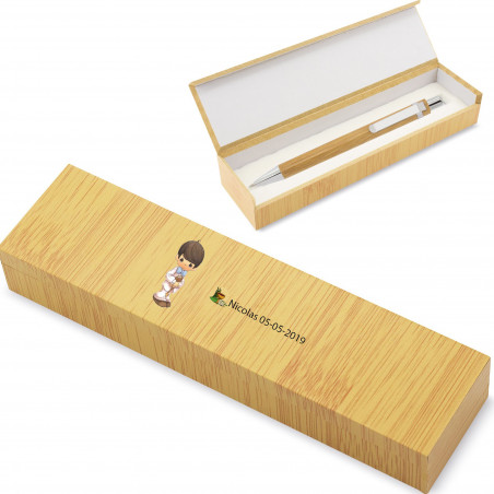 Stylo en bambou dans une boîte personnalisée pour communion