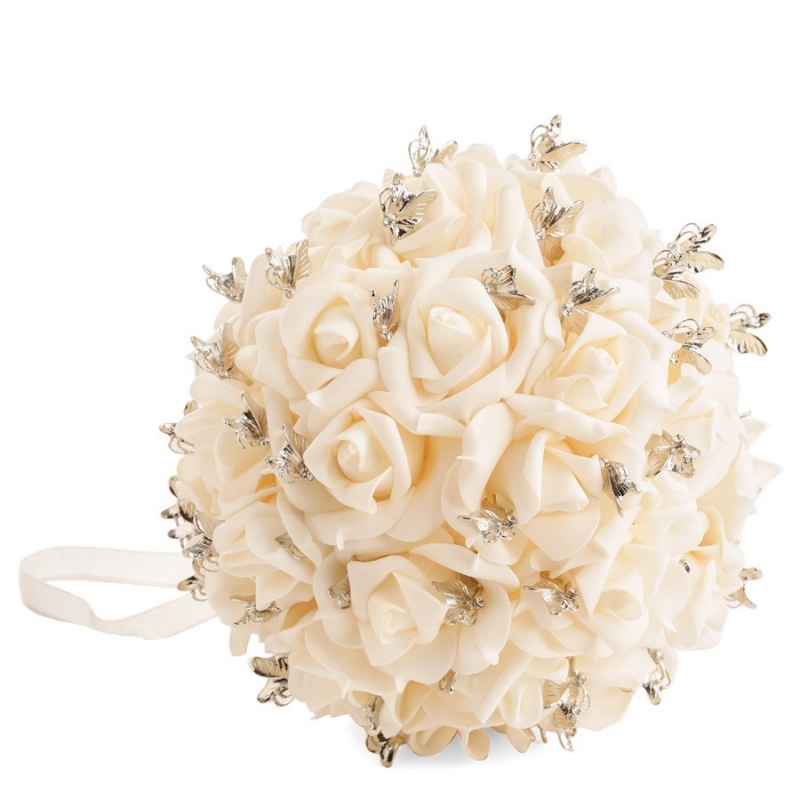 Bouquet et épingles pour les invités du mariage