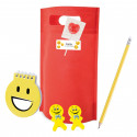 Détails emoji enfant pour événements avec bloc notes crayon et effaces