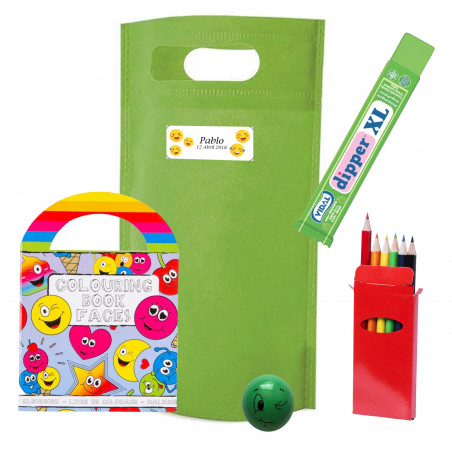 Emojis sac de cadeau avec livre à colorier, crayons, balle et bonbon.