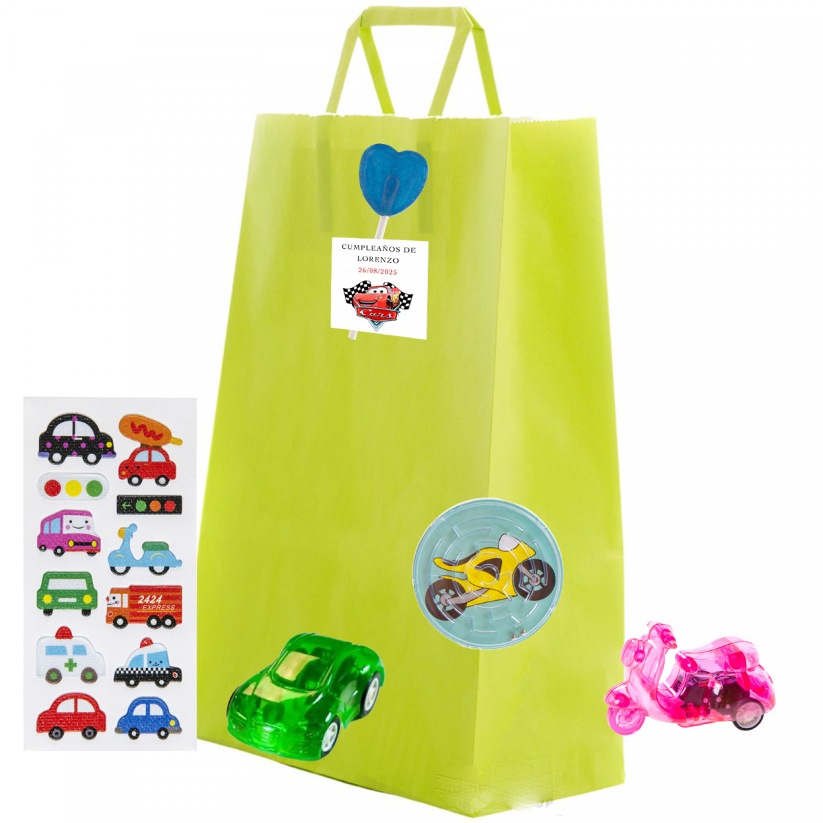 Détails d'enfants Cars avec des autocollants, des jouets et une sucette.