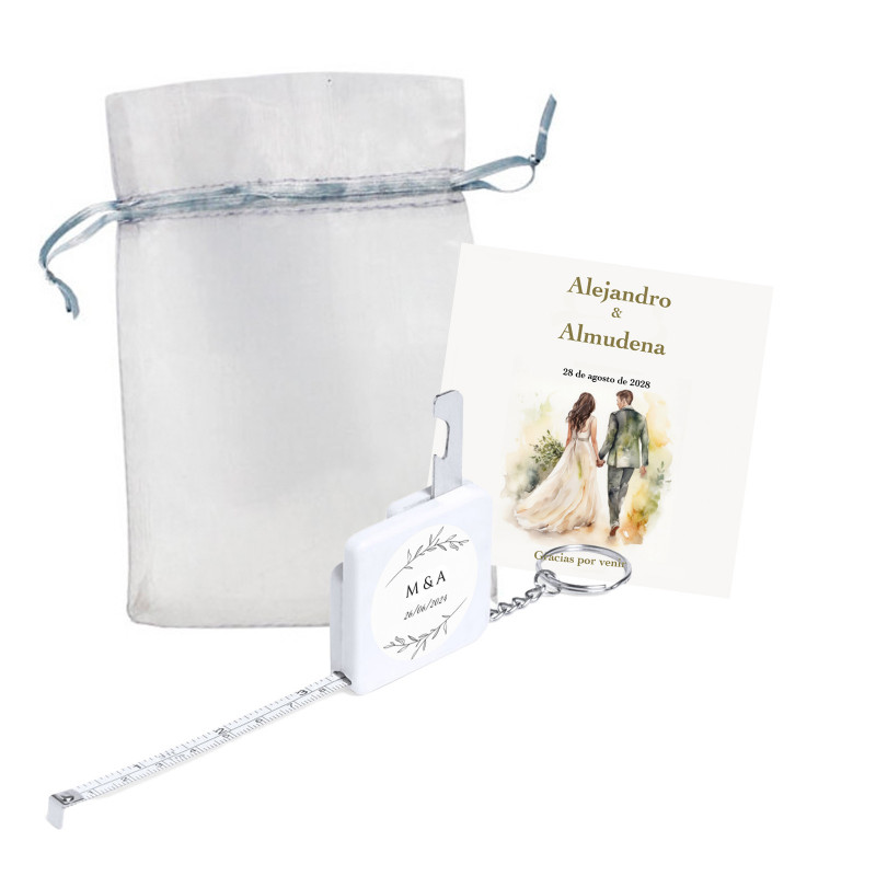 Porte-clés ouvre-bouteille et mètre personnalisé avec carte de remerciement dans un sachet en organza pour les détails de