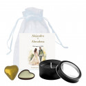 Bougie aromatique en boîte noire et chocolat en forme de cœur avec carte personnalisée dans un sac en organza pour un cadeau de