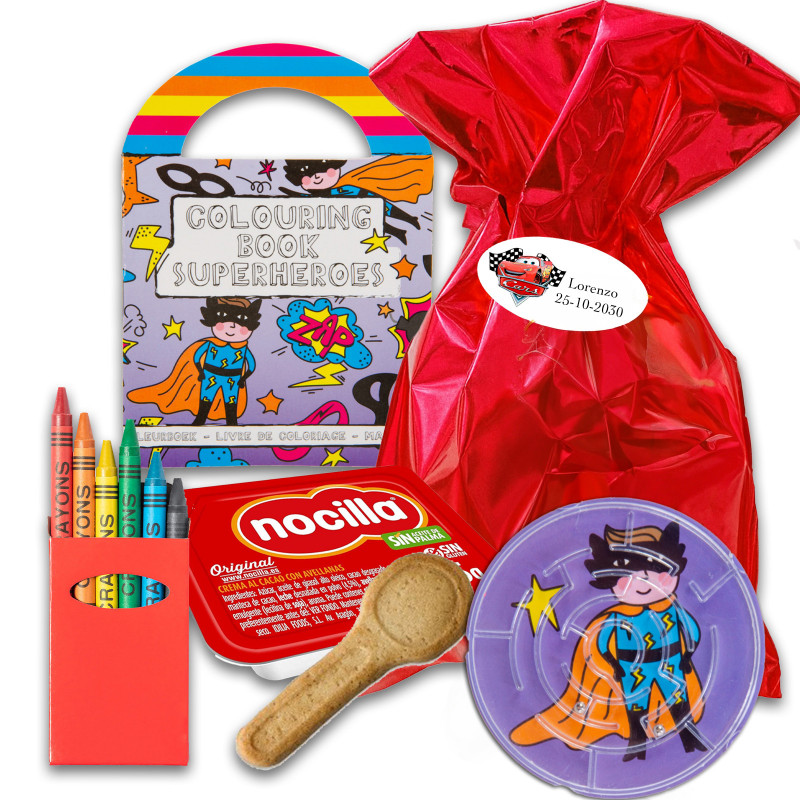 Voitures pack cadeau personnalisé pour enfants avec des jeux des bonbons et des activités
