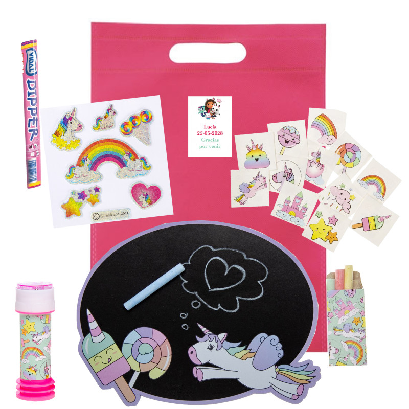 Gabby Gato tableau avec craies, bulles de savon, autocollants et tatouages dans un sac fuchsia