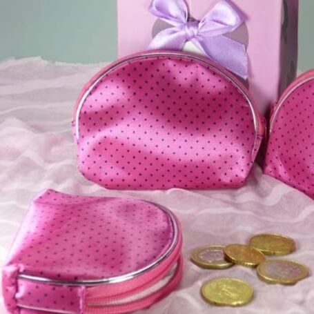 Porte-monnaie dans une boîte d'ourson personnalisée avec autocollant pipo