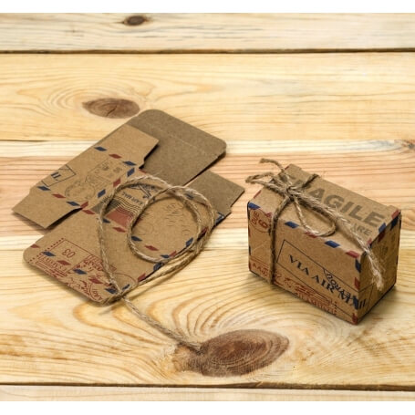 Boîte airmail avec cordon rustique